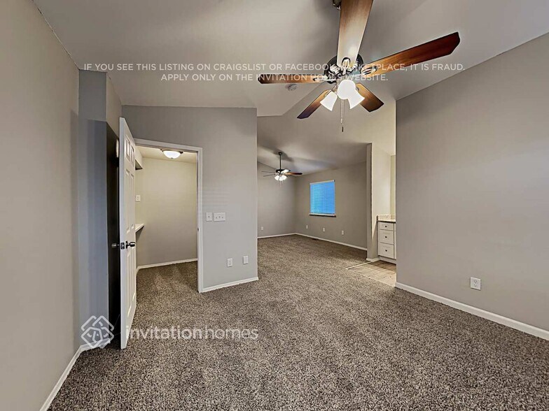 Building Photo - 6010 Grapevine Dr