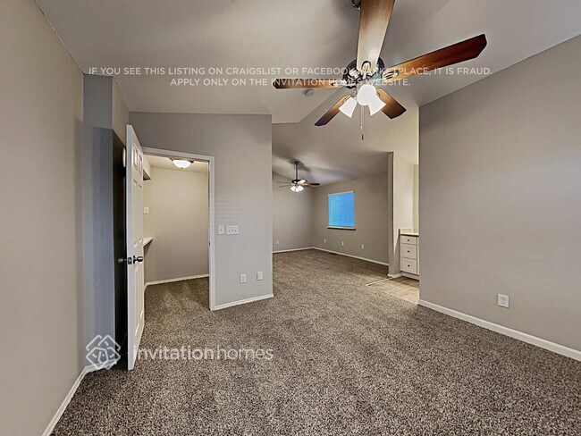 Building Photo - 6010 Grapevine Dr