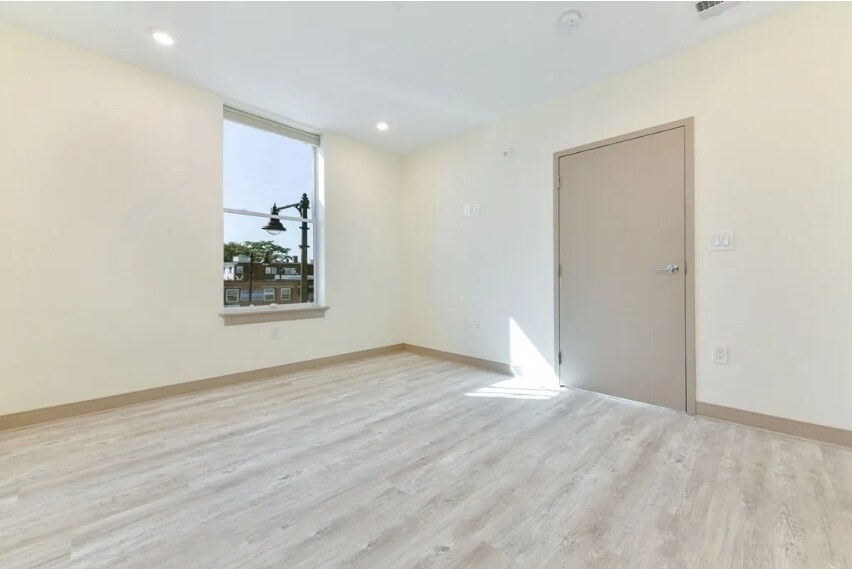 Building Photo - 400 Dorchester St