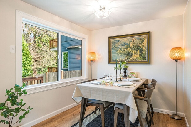 Building Photo - 4459 Brygger Dr W