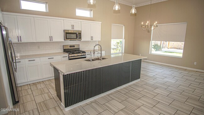 Building Photo - 7788 Enchanted Falcon Ln