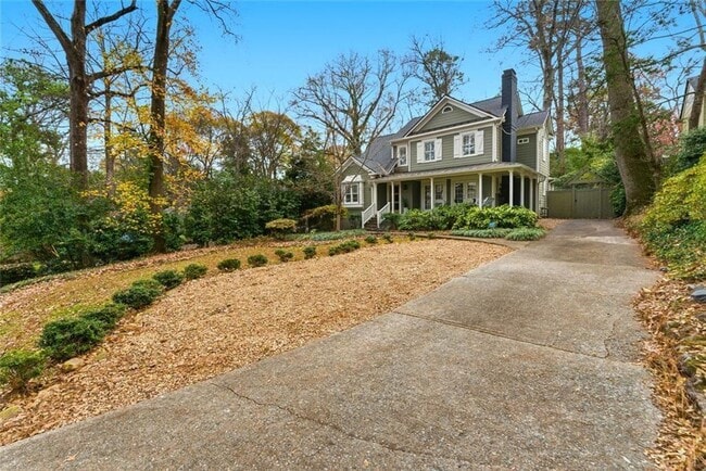 Building Photo - 302 Hascall Rd NW