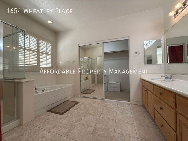 Building Photo - 1654 Wheatley Pl