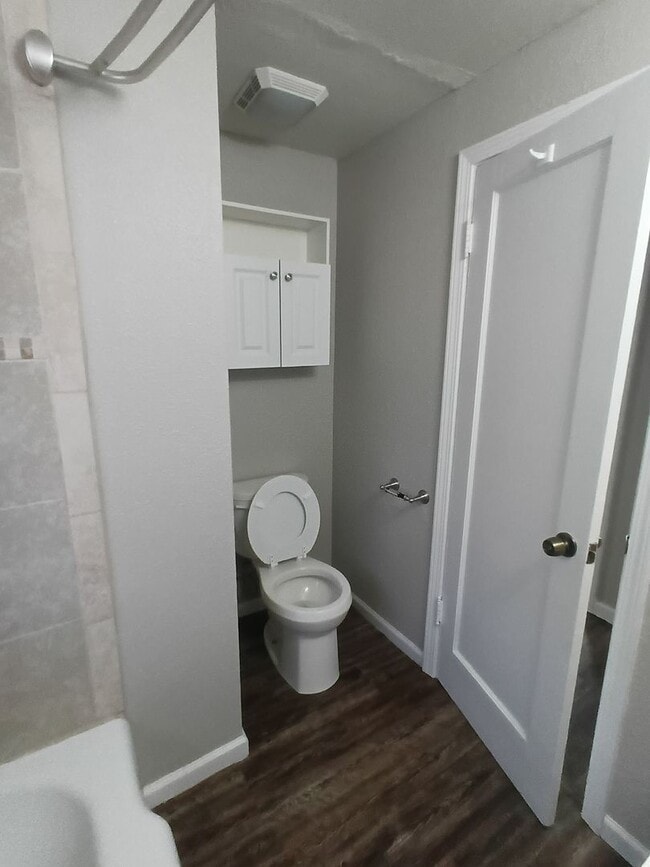 Building Photo - Cute Remodel - Midwest City Schools!