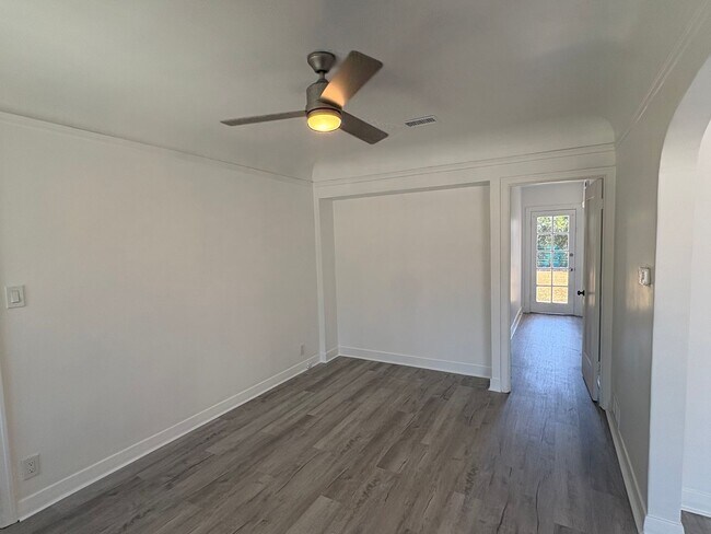 Building Photo - Charming Tudor Style 3 Bed 1.5 Bath PLUS Studio Guest House complete with kitchen and bath!