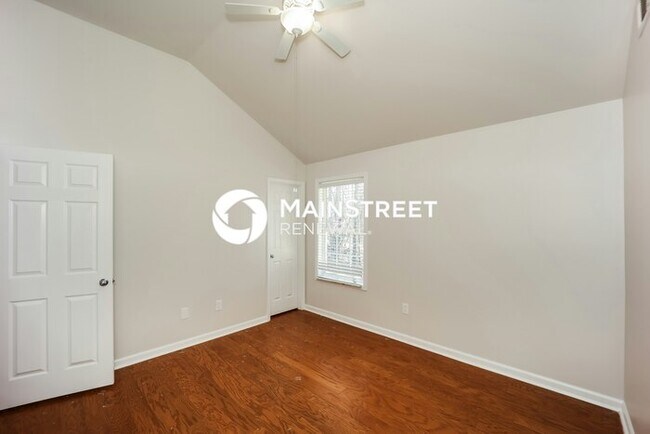 Building Photo - 4 Bedroom Pet-Friendly Home in ATLANTA, GA with Main Street Renewal