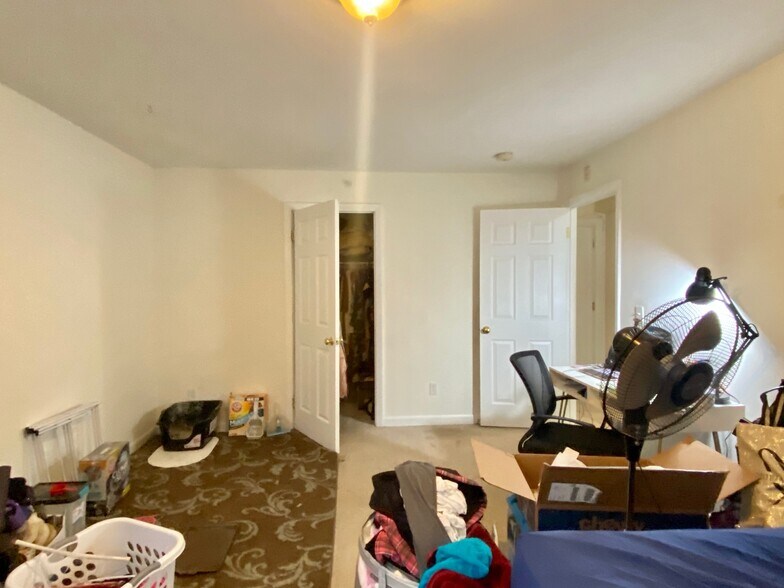 Building Photo - 15 Griggs Pl