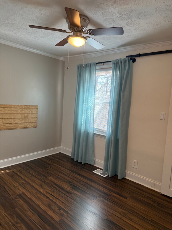 Building Photo - 6930 Dogwood Ln