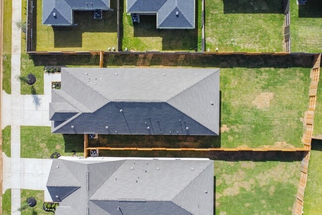 Building Photo - 5815 Linda Cv Ln