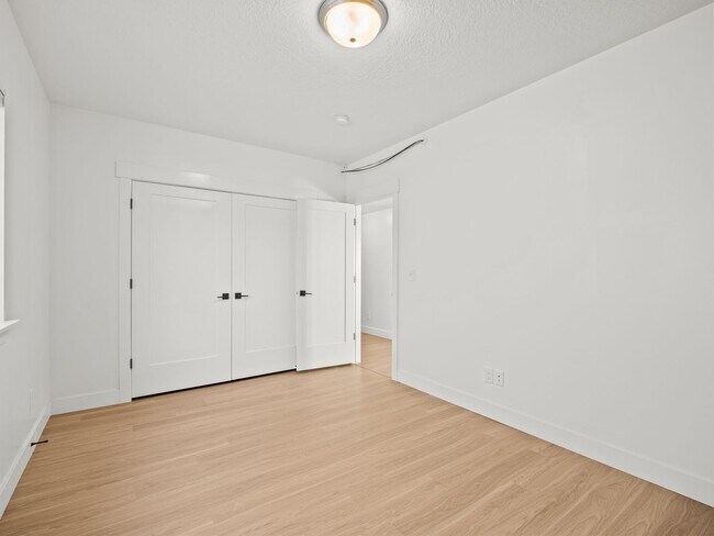 Building Photo - 5 Bed / 3.5 Bath Home in Saratoga Springs – Spacious Living Near Utah Lake