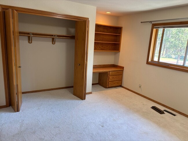 Building Photo - Spacious 3-Bedroom Home on 12 Private Acres between Bend and Sisters!