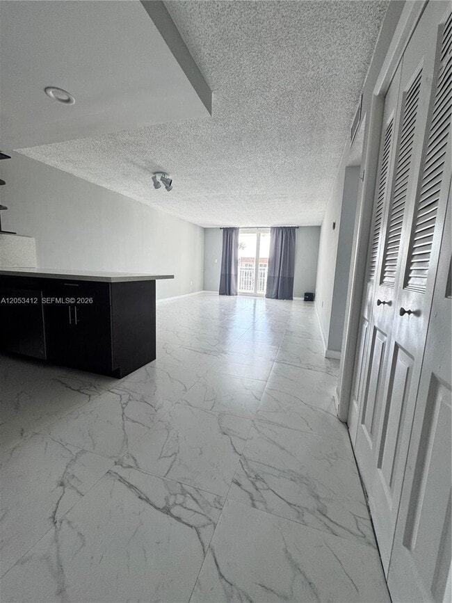 Building Photo - 6930 Miami Gardens Dr