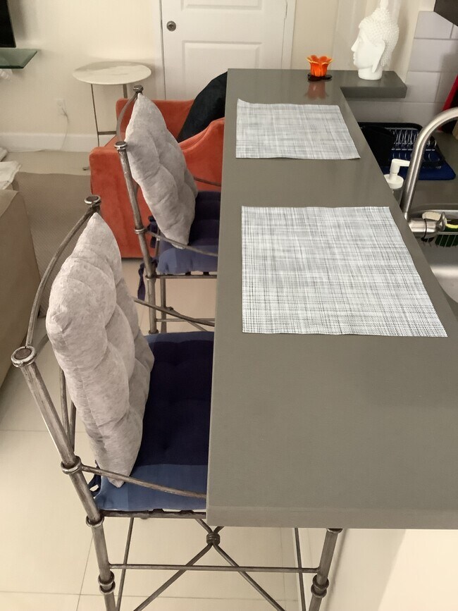 Building Photo - 2700 1st NE Ave