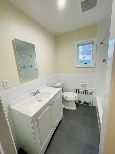 Building Photo - 0 Grove St