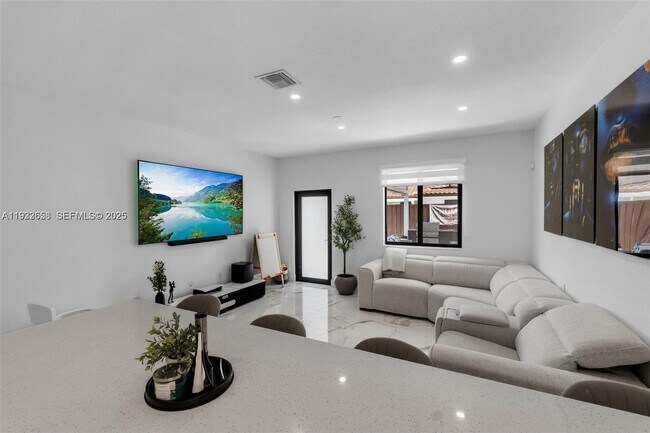 Building Photo - 11939 SW 241 Ter