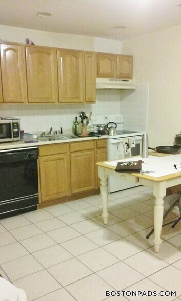 Building Photo - 104 Hammond St