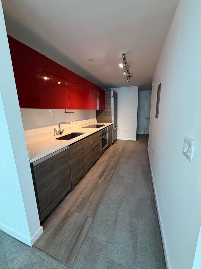 Building Photo - 1100 S Miami Ave