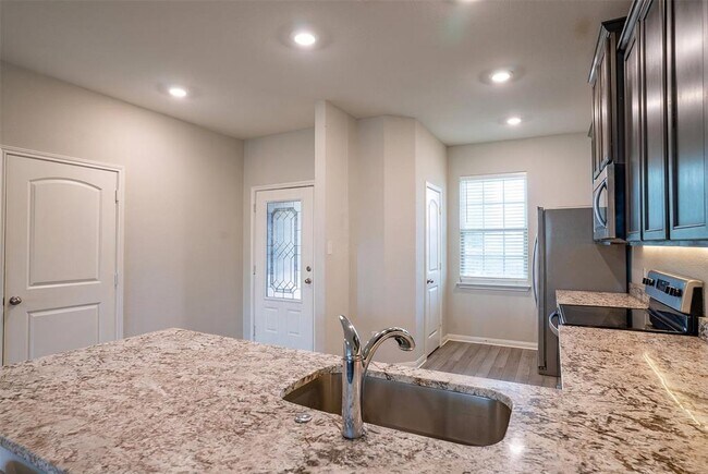 Building Photo - 212 Star Spangled Dr