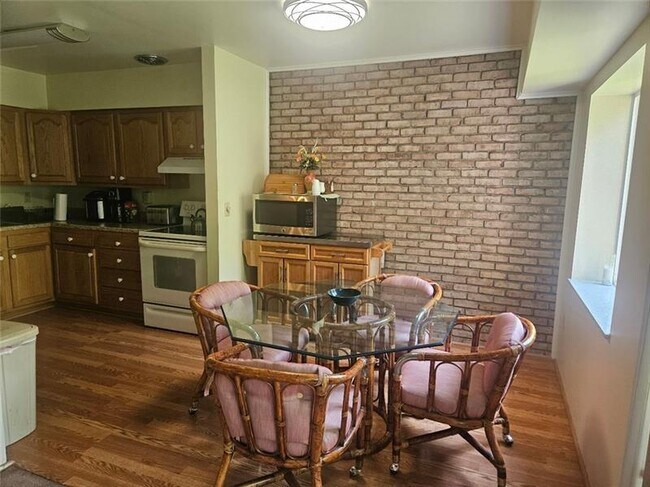 Building Photo - 5082 Sanlin Dr