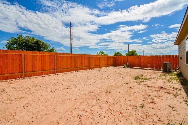 Building Photo - 569 Amberwood Pk Dr