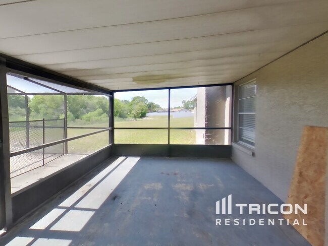 Building Photo - 1020 Red Oak Cir