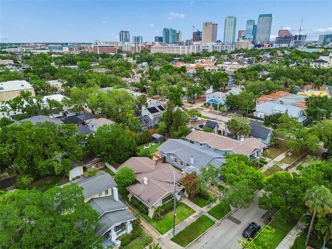 Building Photo - 1107 W Horatio St