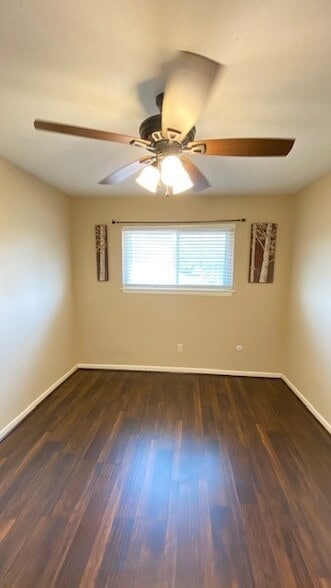 Building Photo - 1831 Sherwood Forest St
