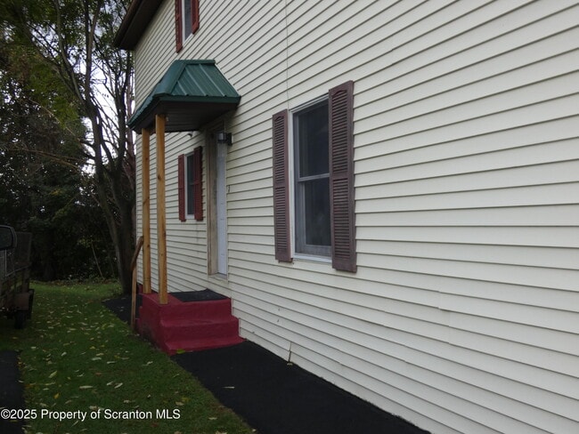 Building Photo - 620 Sanderson Ave