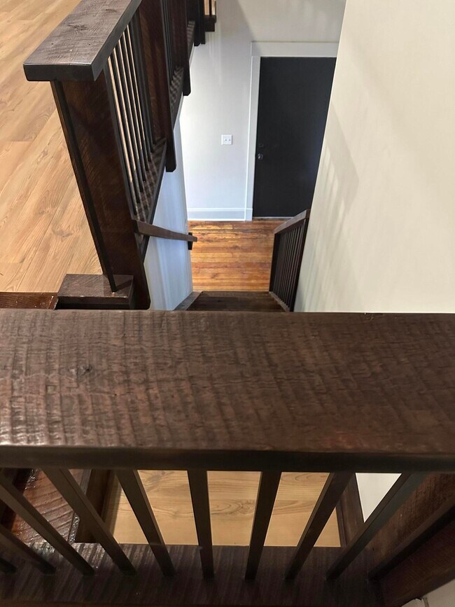 Building Photo - 307 W Main St