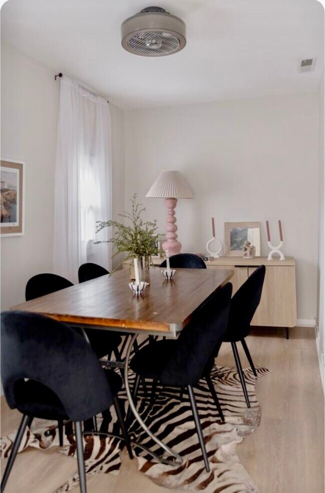 Building Photo - 750 S Oakley Blvd