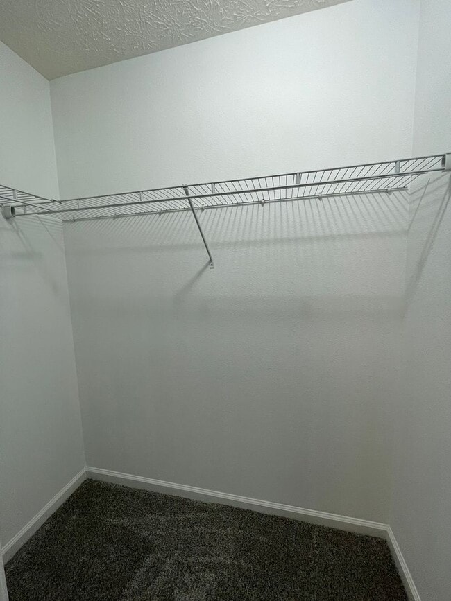 Building Photo - Beautiful 4 Bedroom Single Family Home - Harrison School District