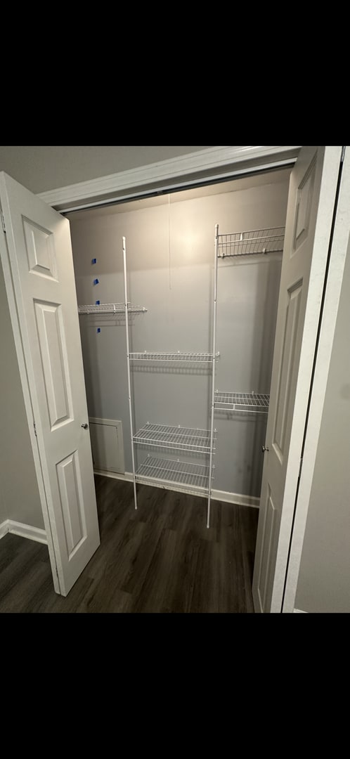 Building Photo - Remodeled 2 bedroom, 1 bath duplex with co...