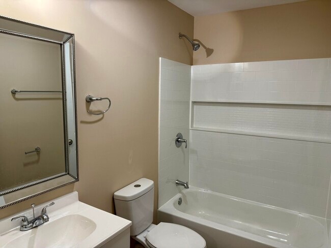 Building Photo - 532 Old Stage Rd