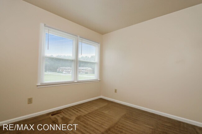 Building Photo - 3 br, 2.5 bath House - 76 Charles Parish