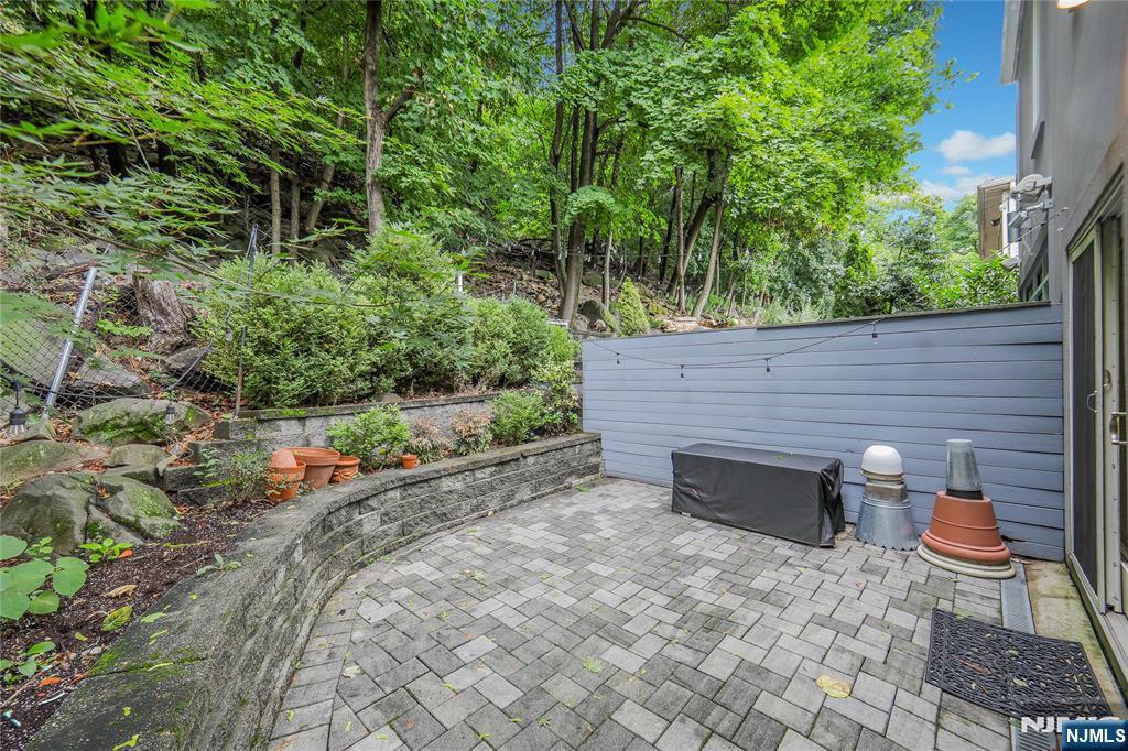 Building Photo - 760A Undercliff Ave