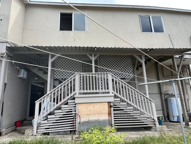 Building Photo - 1095