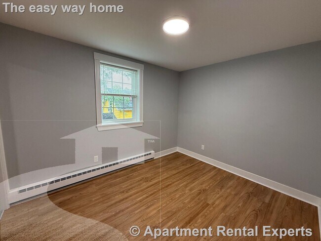 Building Photo - 132 Sherman St