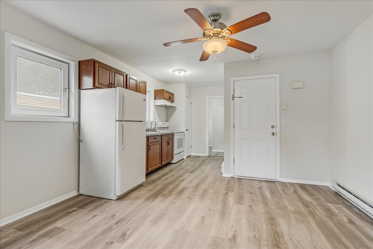 Eat-in Kitchen - 16 US Highway 206