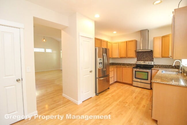 Building Photo - 15720 NE 95th Way