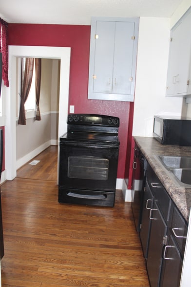 Building Photo - 1602 Dixon St