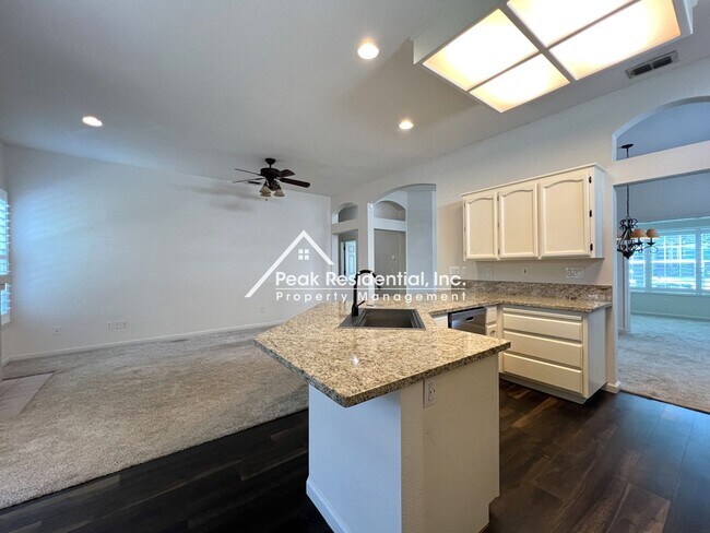 Building Photo - Wonderful 3bd/2ba Elk Grove Home!