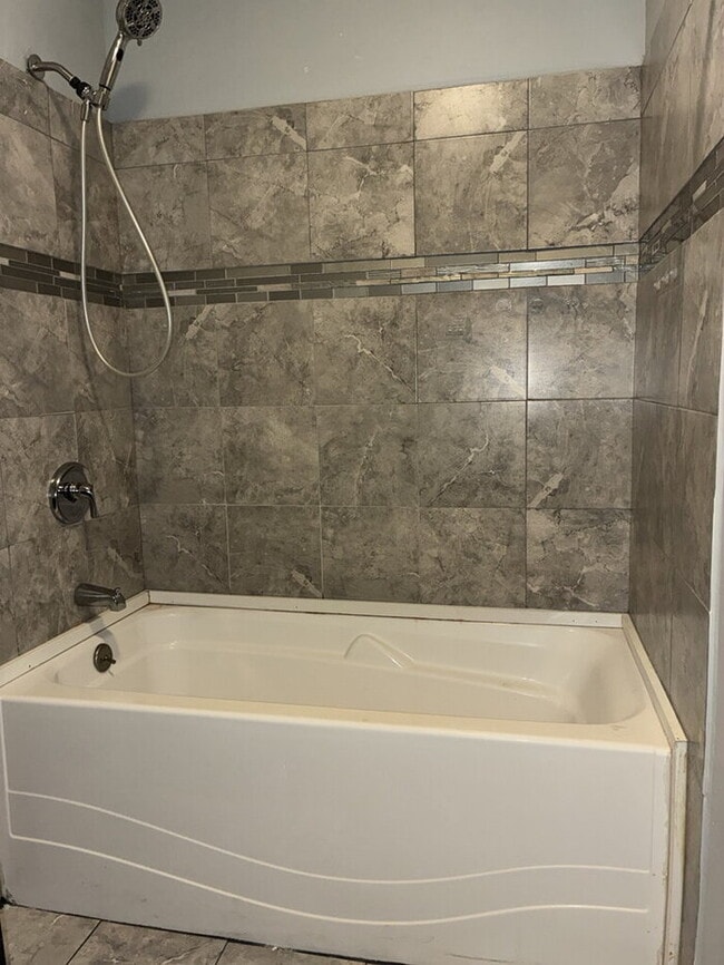 Building Photo - "Spacious 5-Bedroom Haven with 3 Baths and 3100 Sq Ft of Comfort in Easley!"