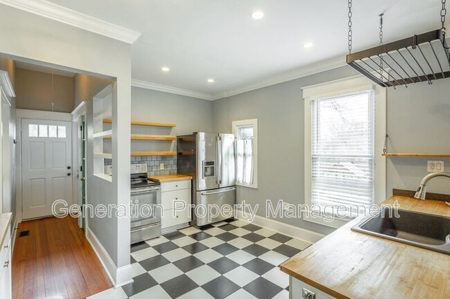 Building Photo - 1126 W Mississippi Ave