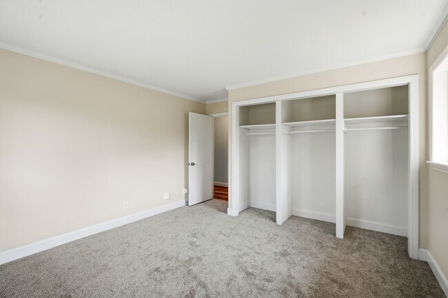 Building Photo - 607 Longleaf Ave
