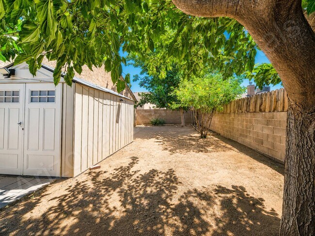 Building Photo - COOL SHADE, COZY LIVING, CONVENIENT LOCATION