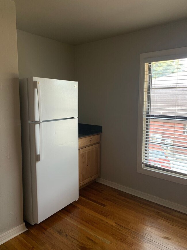 Building Photo - One Bedroom in Plaza District-$500 Off in ...