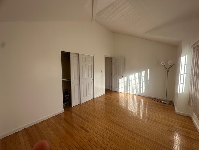 Building Photo - 377 Timber Ridge Dr