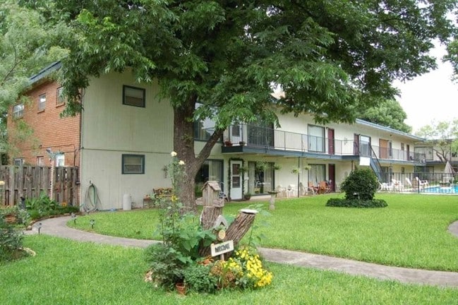 Building Photo - Westwood Apartments