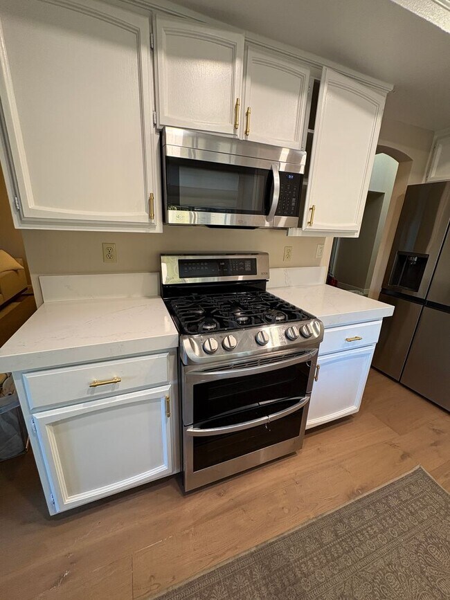 Building Photo - 1818 Stratton Cir