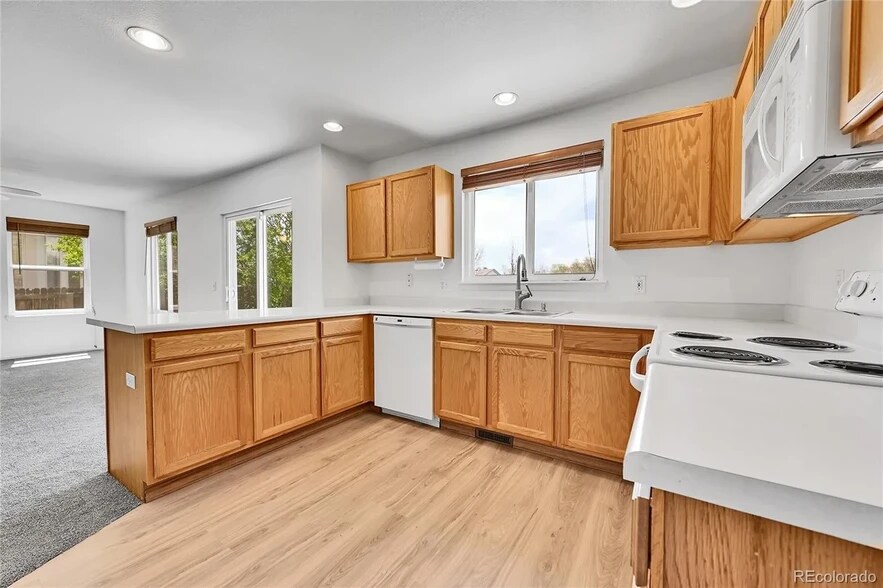 Building Photo - 11963 Dahlia Dr